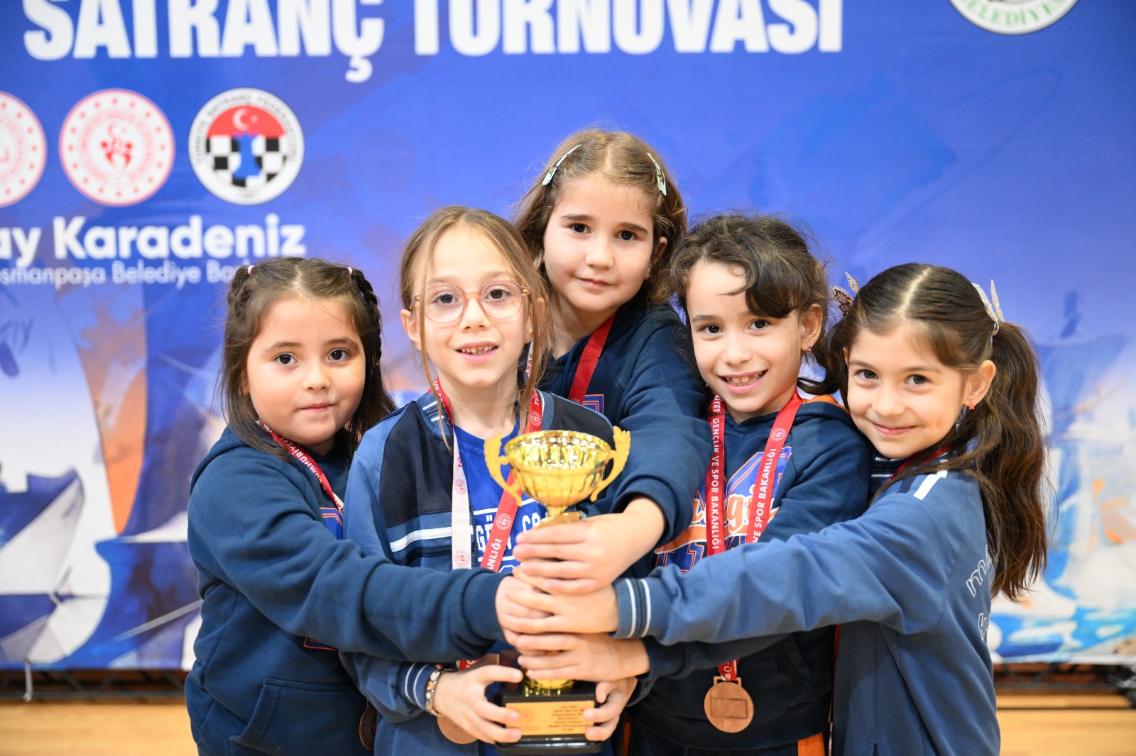 SATRANÇ TURNUVASINDA ŞAMPİYON MAVİGÜN